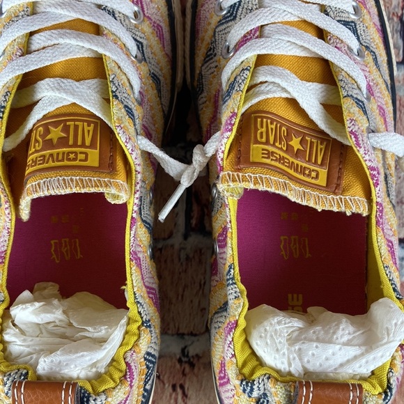 CONVERSE ALL-STAR CHUCK TAYLOR SCINCH BACK LOWTOPS, WOMANS SIZE 7 EUC - Picture 9 of 11